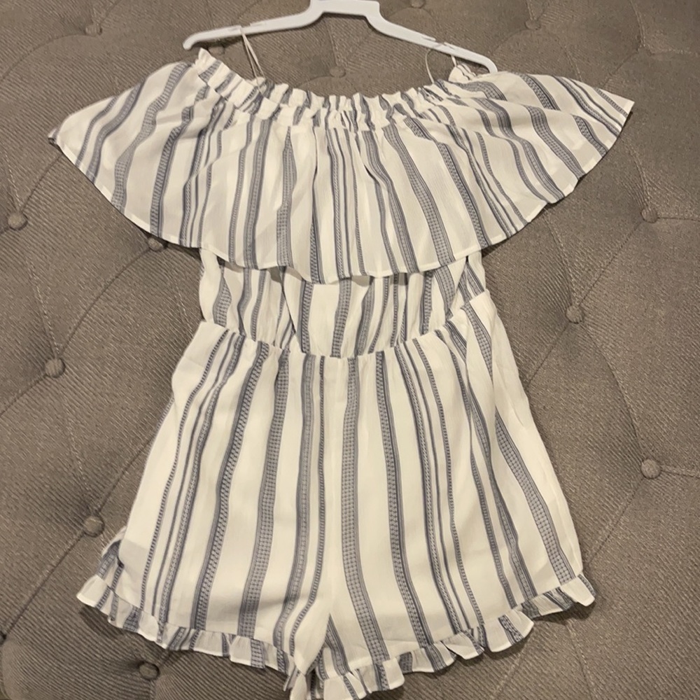 Romper - Picture 2 of 7